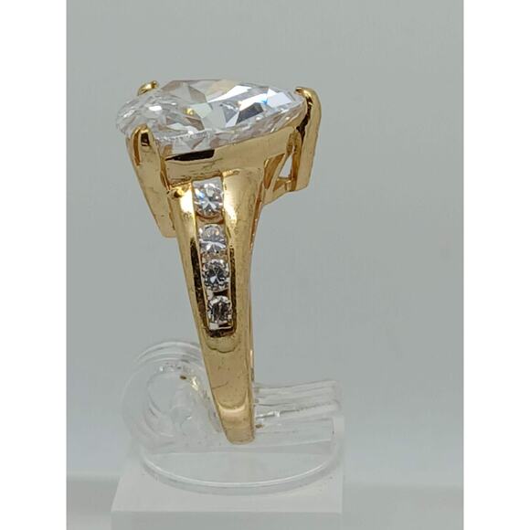 1990's Vintage Bold Trilliant Cut 8 CT Gold EP CZ Simulated Diamond Ring Size 7 - Picture 4 of 9